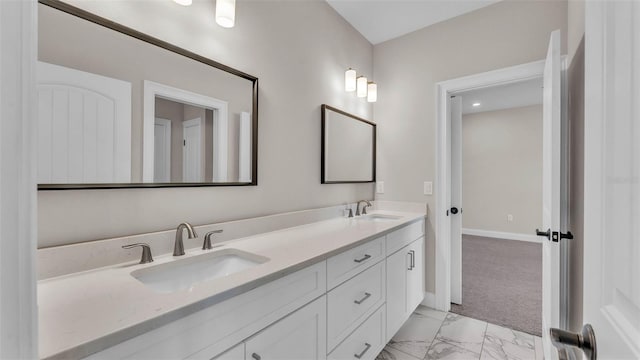 1385 Ewell Rd, Lakeland, FL 33811 - full bath with double vanity and marble finish flooring