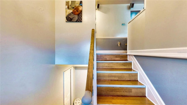 2333 Cheshire Pl, Lakeland, FL 33810 - stairway featuring wood finished floors