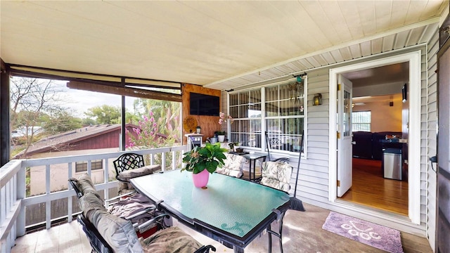 2333 Cheshire Pl, Lakeland, FL 33810 - sunroom with outdoor dining space