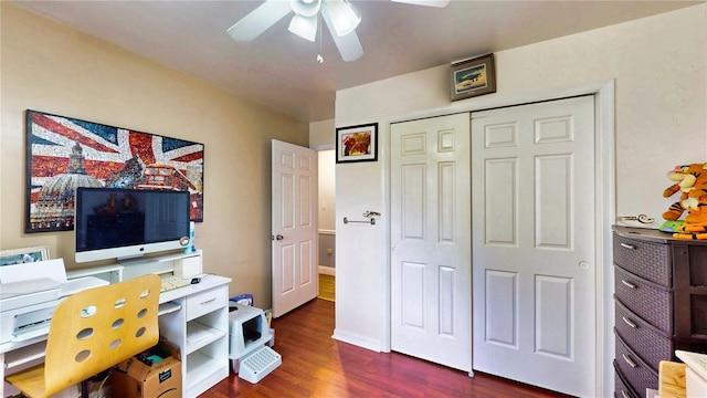 2333 Cheshire Pl, Lakeland, FL 33810 - home office featuring a ceiling fan and dark wood-style floors