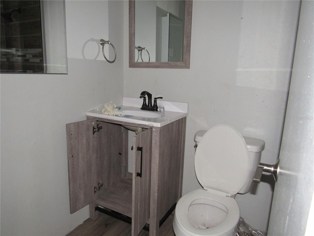 1440 Hackl Blvd, Bartow, FL 33830 - half bath featuring toilet and vanity