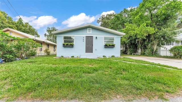 980 S Mill Ave, Bartow, FL 33830 - bungalow-style house with stucco siding and entry steps