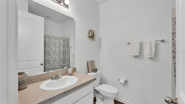 1125 Mattie Pointe Blvd, Auburndale, FL 33823 - bathroom with vanity and toilet