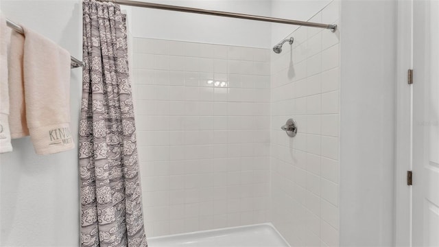 1125 Mattie Pointe Blvd, Auburndale, FL 33823 - bathroom featuring a tile shower