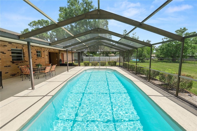 3315 Cross Fox Dr, Mulberry, FL 33860 - view of swimming pool with a patio and glass enclosure