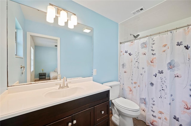 6507 Shadowbrook Run, Lakeland, FL 33813 - full bathroom featuring vanity, curtained shower, and connected bathroom