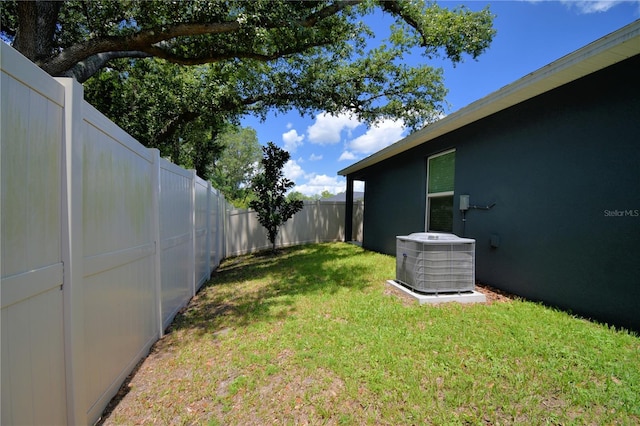 312 Walnut Ln, Auburndale, FL 33823 - view of fenced backyard
