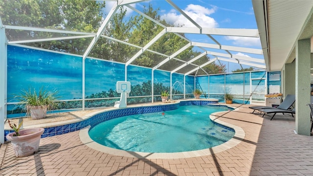 2817 High Winds Ln, Lakeland, FL 33813 - swimming pool featuring a patio area and a lanai