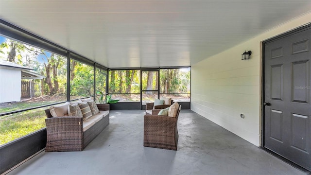 3235 Sandpiper Ln, Mulberry, FL 33860 - sunroom / solarium featuring an outdoor living space