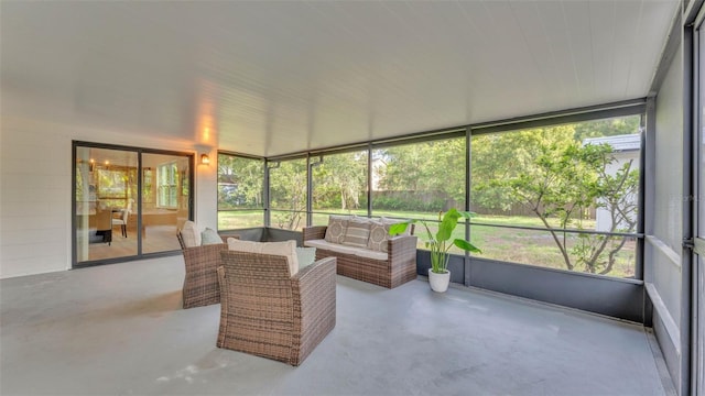 3235 Sandpiper Ln, Mulberry, FL 33860 - sunroom featuring an outdoor living space