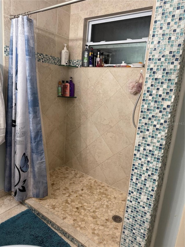 4818 Huron St, Zephyrhills, FL 33541 - bathroom with a tile shower