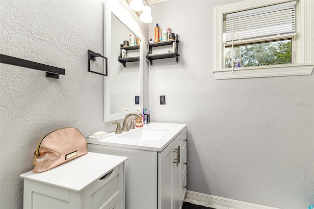 2443 Delrose Dr E, Lakeland, FL 33805 - laundry area featuring a sink