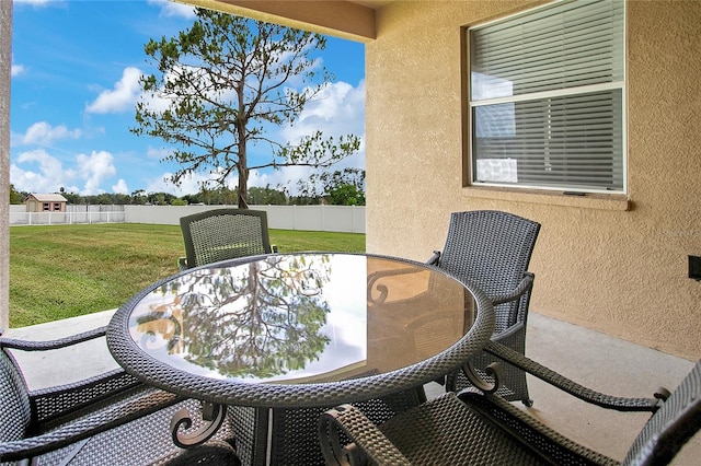 5370 Knights Station Rd, Lakeland, FL 33810 - fenced backyard featuring outdoor dining space