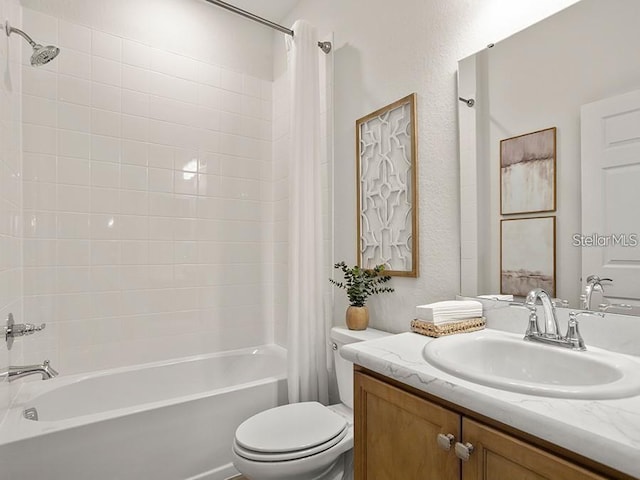 7515 SW 107th Ln, Ocala, FL 34476 - bathroom featuring shower / bath combo and vanity