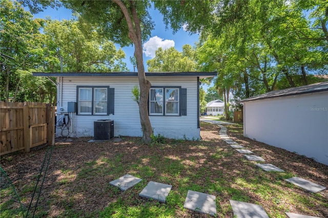 213 Cannon St, Lakeland, FL 33803 - rear view of house