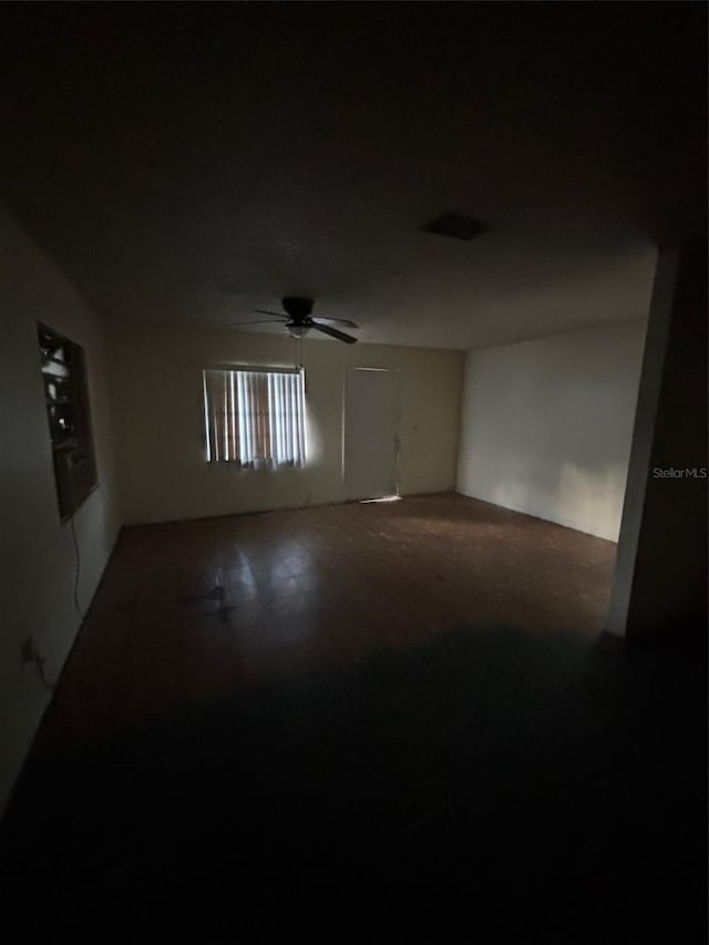 2921 Galaxy Ln, Lakeland, FL 33801 - unfurnished room with a ceiling fan