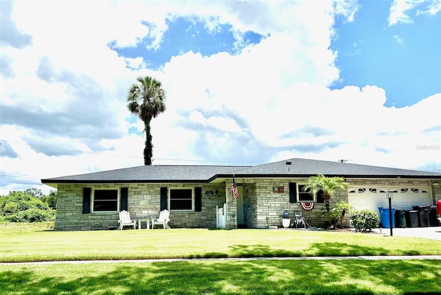 704 Queens Ct, Seffner, FL 33584 - photo 1