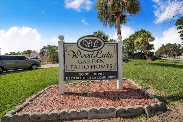 1523 Mariner Rd, Lakeland, FL 33803 - community sign featuring a yard