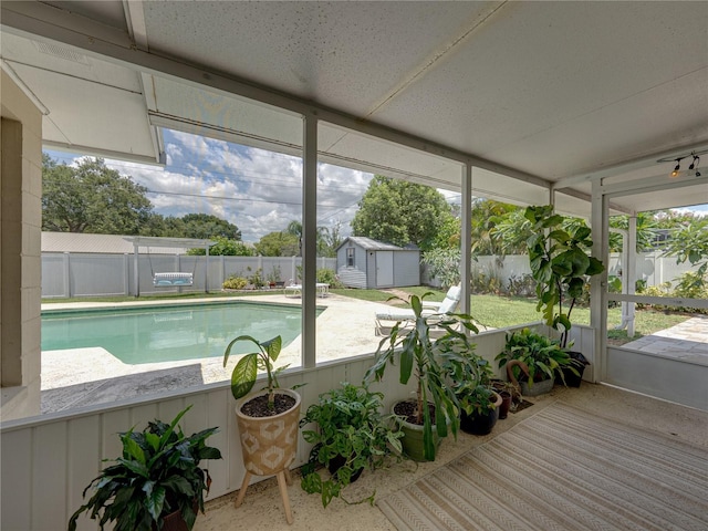 1232 Fairlee St, Lakeland, FL 33813 - sunroom with healthy amount of natural light