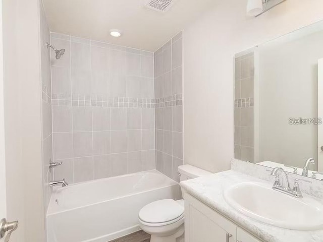 2572 58th Cir E, Palmetto, FL 34221 - full bath featuring vanity and shower / bathtub combination