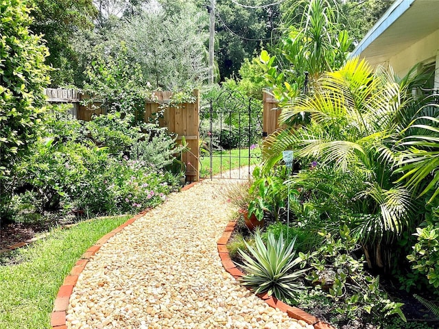 4718 Crystal Ave, Sarasota, FL 34231 - view of yard featuring a gate
