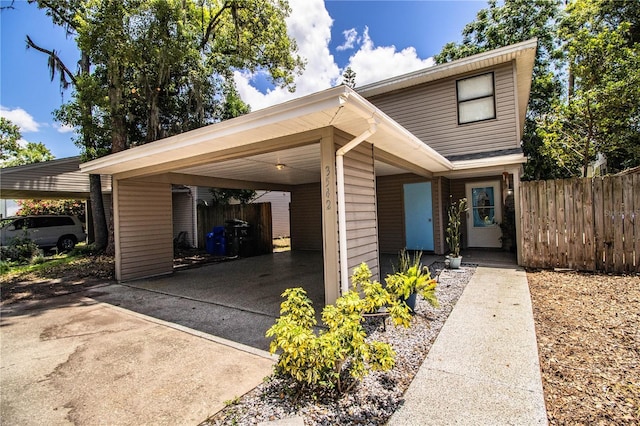 3542 Raintree Ct, Lakeland, FL 33803 - view of front facade featuring driveway