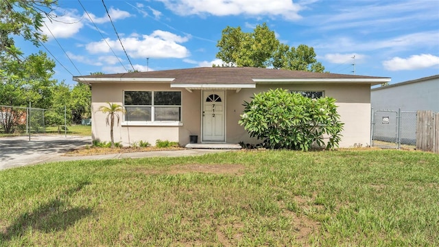 712 N Gary Rd, Lakeland, FL 33801 - single story home with stucco siding