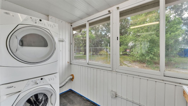 712 N Gary Rd, Lakeland, FL 33801 - washroom with stacked washer / dryer