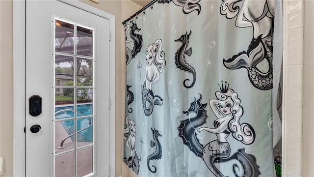 5819 Hollyhock Dr, Lakeland, FL 33813 - bathroom featuring curtained shower