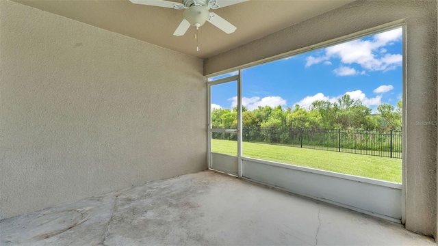 4143 Red Fern Ln, Lakeland, FL 33811 - unfurnished sunroom featuring a ceiling fan