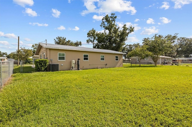 3521 Publix Rd, Lakeland, FL 33810 - rear view of property featuring a gate and a metal roof
