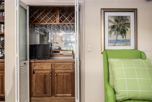 521 Lone Palm Dr, Lakeland, FL 33815 - view of bar