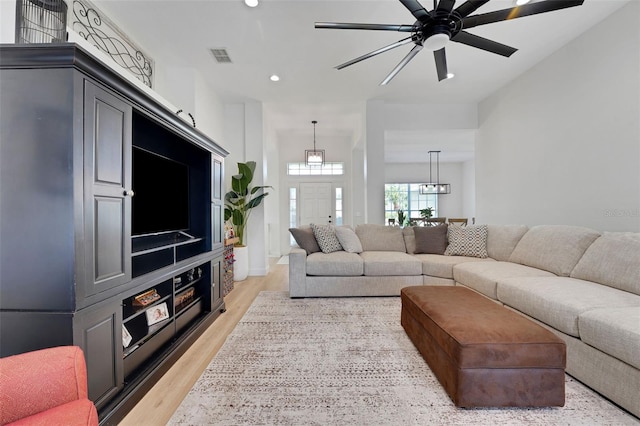 122 Amber Blvd, Auburndale, FL 33823 - living area with recessed lighting, light wood-type flooring, and a ceiling fan