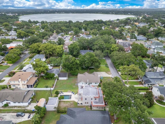207 W Maxwell St, Lakeland, FL 33803 - aerial view of property and surrounding area with nearby suburban area and a large body of water