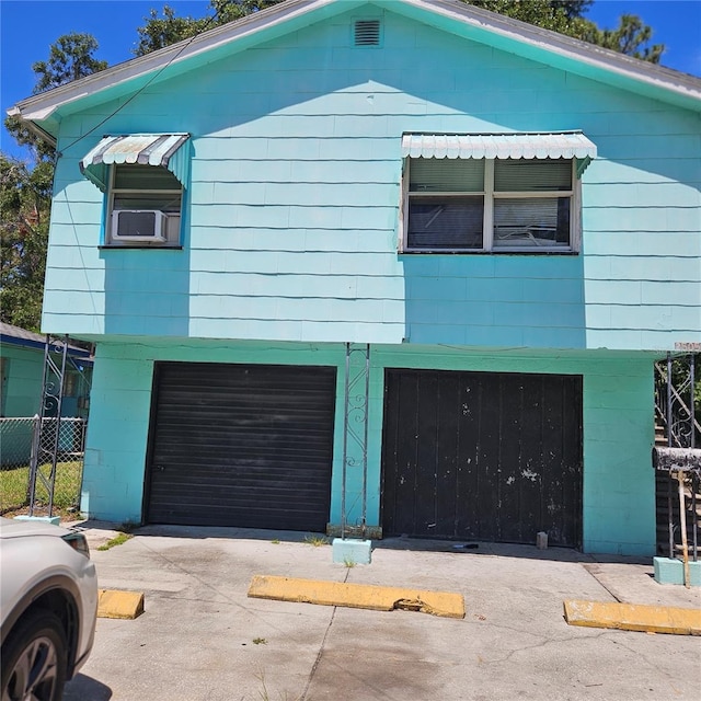 2505 7th St S, Saint Petersburg, FL 33705 - photo 4