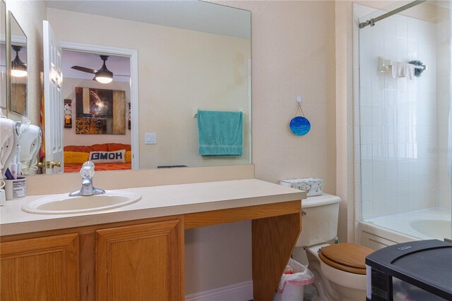 243 Palermo St, Davenport, FL 33897 - bathroom featuring vanity and tub / shower combination