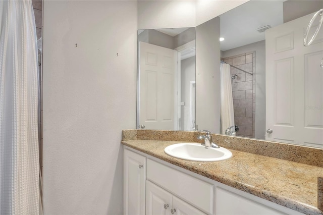 2929 Mission Lakes Dr Unit 10, Lakeland, FL 33803 - full bathroom with vanity and curtained shower
