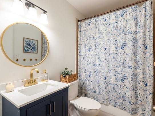 1420 S Lincoln Ave, Lakeland, FL 33803 - full bath featuring vanity and shower / bath combo