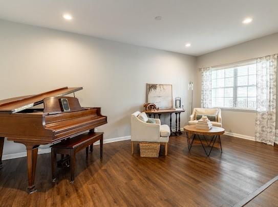 1420 S Lincoln Ave, Lakeland, FL 33803 - living area featuring wood finished floors and recessed lighting
