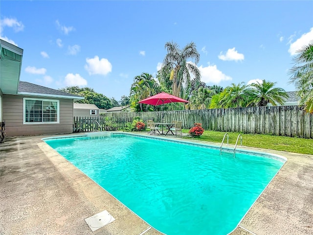310 Keystone Rd, Auburndale, FL 33823 - view of pool with a fenced backyard and a patio area