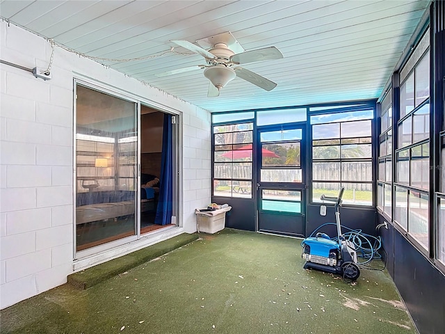 310 Keystone Rd, Auburndale, FL 33823 - unfurnished sunroom featuring ceiling fan