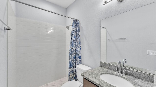 1095 Woodland Oaks Dr, Lakeland, FL 33813 - full bathroom featuring vanity and tiled shower