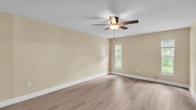 1100 Lowry Ave Unit 69, Lakeland, FL 33801 - unfurnished room featuring plenty of natural light, ceiling fan, and light wood-style flooring