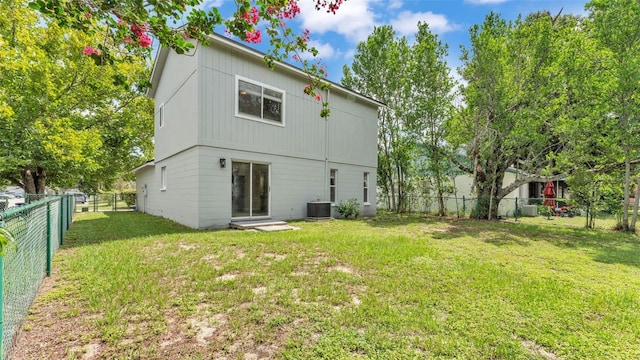 1100 Lowry Ave Unit 69, Lakeland, FL 33801 - back of property featuring a fenced backyard
