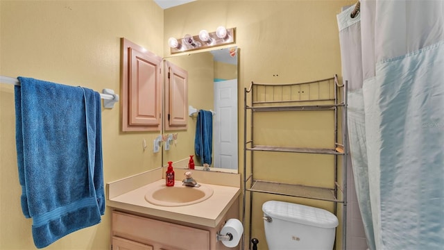 526 Allison Ave, Davenport, FL 33897 - bathroom featuring vanity and toilet