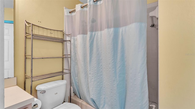 526 Allison Ave, Davenport, FL 33897 - bathroom with shower / bathtub combination with curtain and vanity