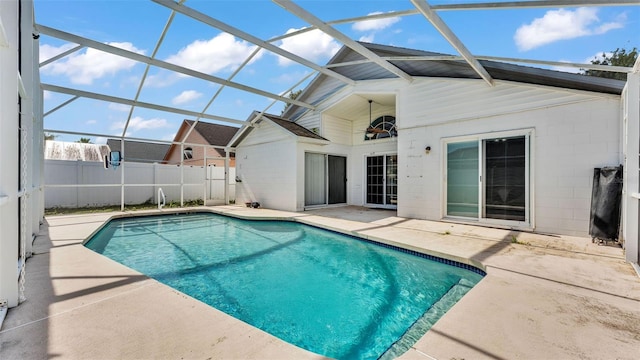 526 Allison Ave, Davenport, FL 33897 - view of pool featuring a patio area and glass enclosure