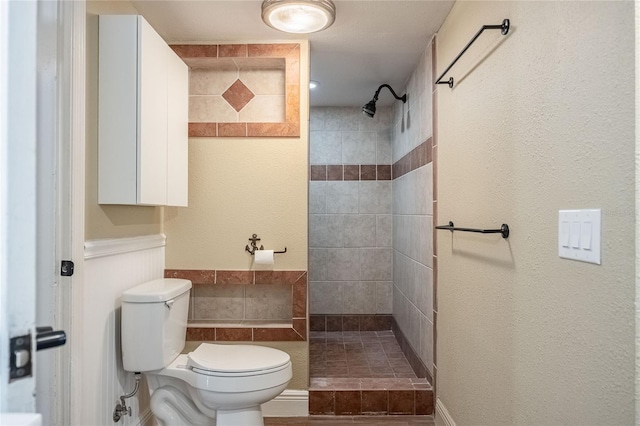 252 W Brookins Ave, Eagle Lake, FL 33839 - full bathroom featuring a tile shower