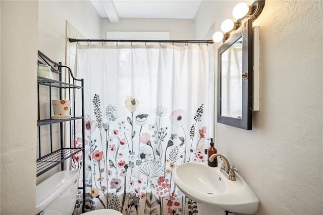 1515 King Ave, Lakeland, FL 33803 - full bathroom with curtained shower and a textured wall