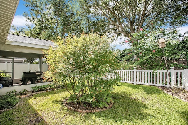 11607 Hammocks Glade Dr, Riverview, FL 33569 - fenced yard with a patio
